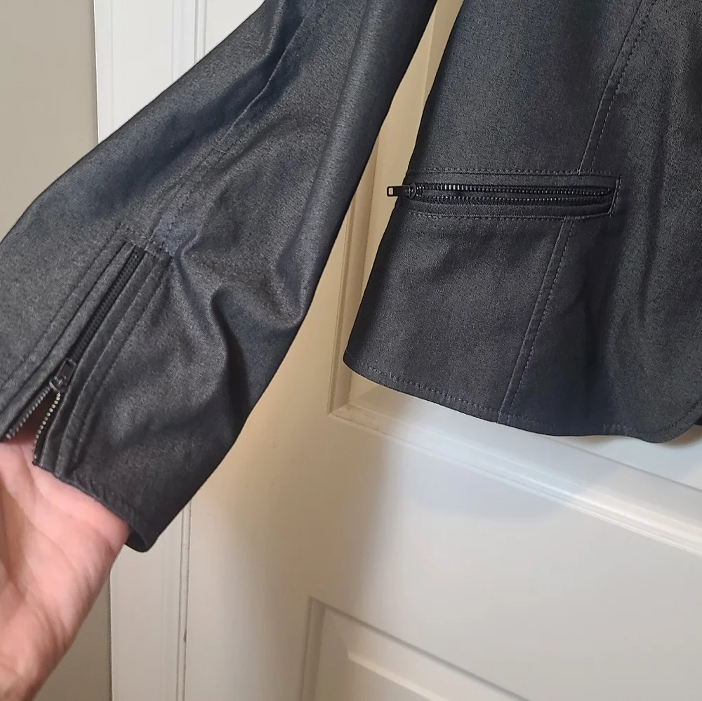 JULIO Chic Slate Grey Cropped Blazer - Picture 3 of 11